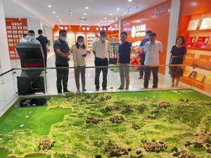 洛陽市市委常委、宣傳部長(zhǎng)王飛蒞臨洛陽正大調(diào)研